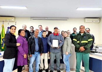 Bombeiro que salvou bebê recebe moção de aplauso dos vereadores de Piratuba