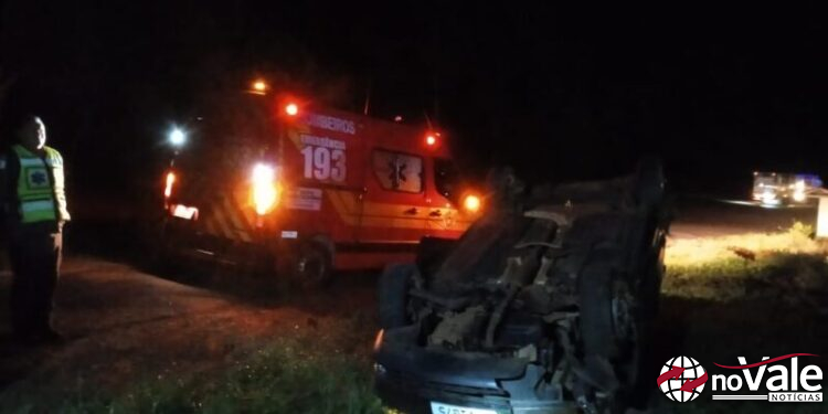 Capotamento de veículo deixa jovem ferido em Catanduvas