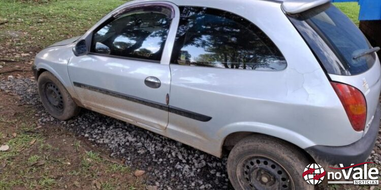 Veículo furtado é recuperado no interior de Erval Velho