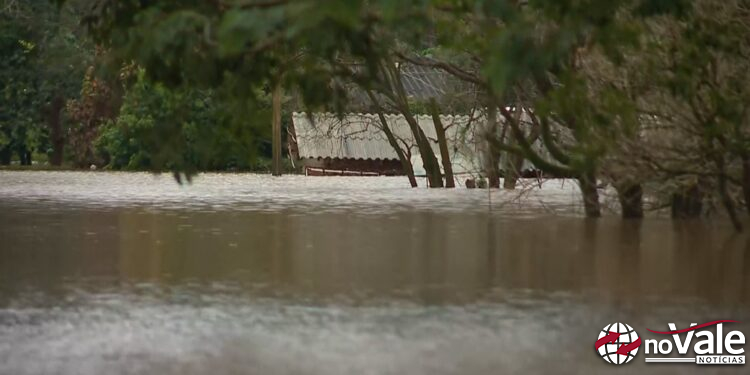 Chuva no RS deixa mais de 4,5 mil pessoas desabrigadas