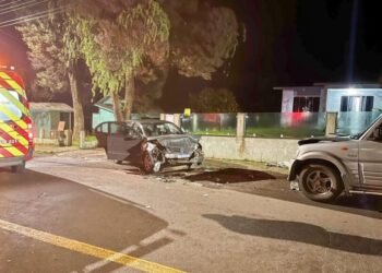 Colisão entre veículos é atendida pelos bombeiros no centro de Irani