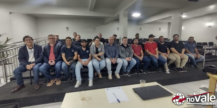 Motoristas da Educação de Capinzal buscam apoio na Câmara de Vereadores para reajuste salarial