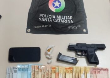 Dois homens são presos por tráfico, porte ilegal de arma e receptação em Fraiburgo