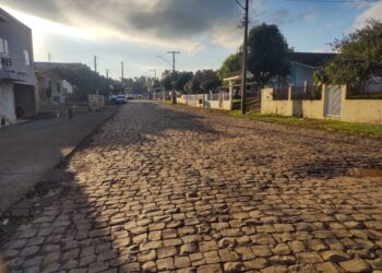 Assinada ordem de serviço de asfaltamento de parte da Rua Ermelinda Debastiani Thomazoni