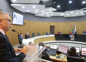 TCE indica que mais da metade das bolsas do Universidade Gratuita em SC eram irregulares