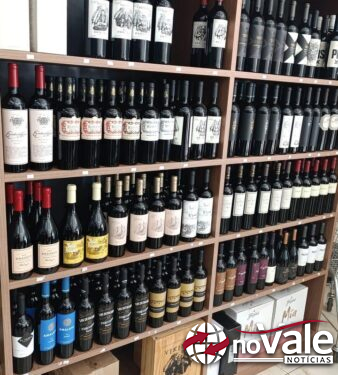 Comércio tem queda de 0,4% em abril, depois de três altas