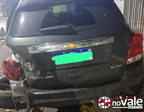 Motorista colide em carro estacionado em Joaçaba, foge e é localizado pela PM na BR-282