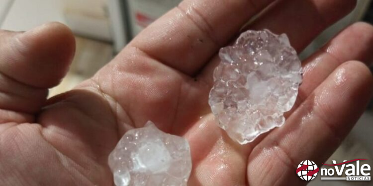 Chuva de granizo provoca estragos em comunidades de Lacerdópolis e Zortéa