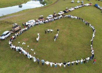 Vítimas de queda de balão são homenageadas em Praia Grande