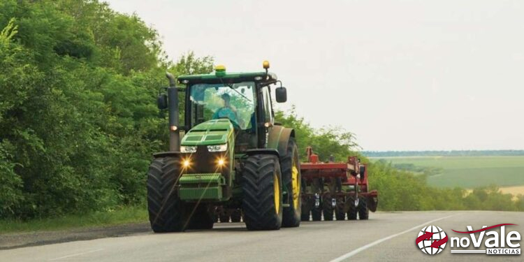 Aprovada proposta que disciplina trânsito de máquinas agrícolas em rodovias de SC