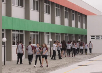 Projeto que cria canal de denúncias contra bullying nas escolas é aprovado em SC