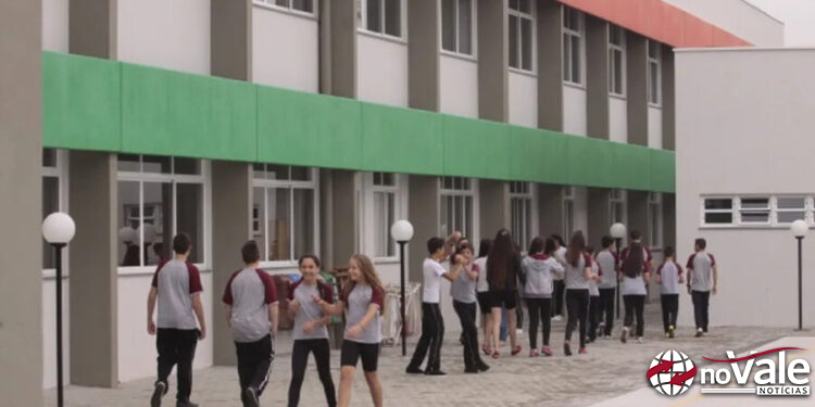 Projeto que cria canal de denúncias contra bullying nas escolas é aprovado em SC