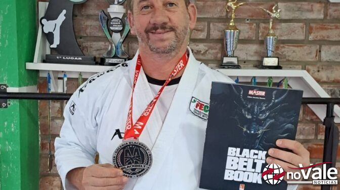 Mestre Valdecir Saretta recebe homenagem de revista especializada de artes marciais