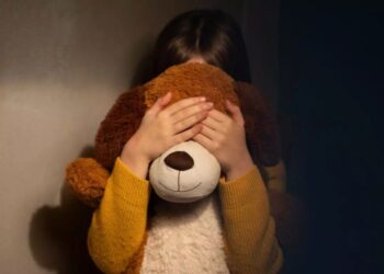 Mãe flagra companheiro praticando abuso contra filha de 11 anos em cidade da região