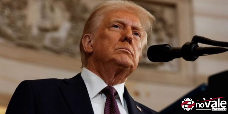 Trump assina decreto e impõe tarifa de 50% sobre produtos brasileiros