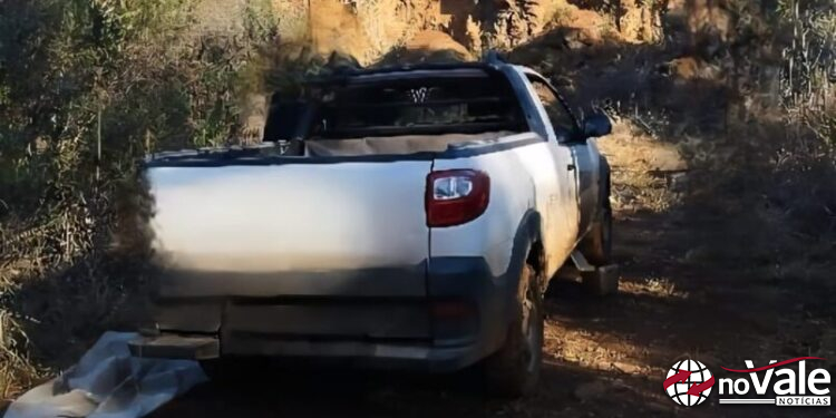 Caminhonete furtada em empresa de Campos Novos é encontrada abandonada no interior de Vargem