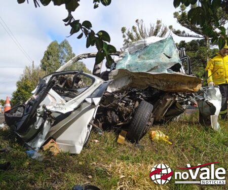 Colisão frontal deixa três mortos na BR-282 em Vargem Bonita