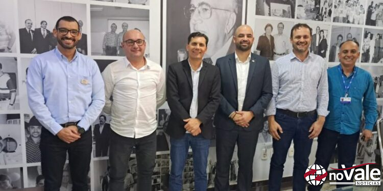 Comitiva de SC conhece projeto de prevenção do Hospital de Amor, referência em tratamento de câncer