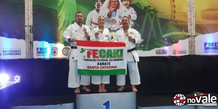 Família Saretta é campeã da Copa Do Brasil de karatê por equipes