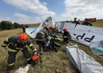 Avião de instrução cai em Rio Preto e mata aluno e piloto
