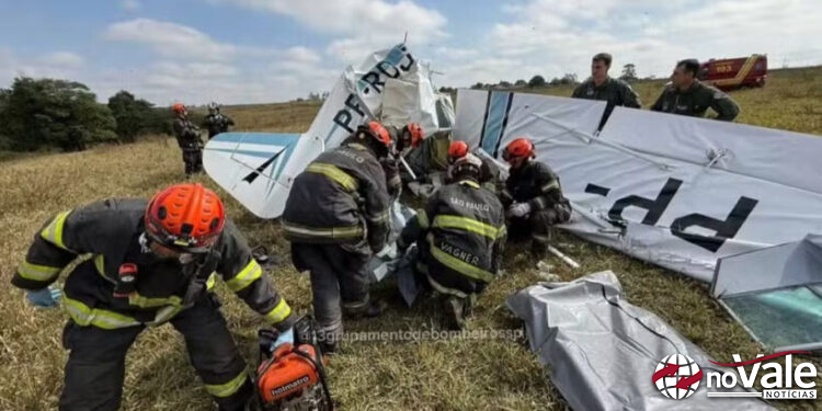 Avião de instrução cai em Rio Preto e mata aluno e piloto
