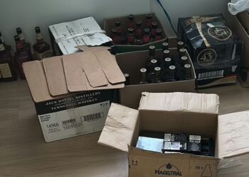 Operação contra contrabando de eletrônicos cumpre mandados no Oeste de SC