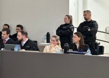 Confira o andamento do júri da mulher que matou e escondeu o corpo do marido dentro de freezer