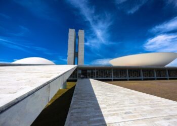 Governador Jorginho Mello critica pedido de suspensão de parlamentares catarinenses