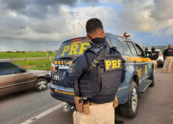 PRF apreende 100 quilos de maconha em abordagem na BR-282 em Joaçaba