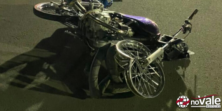 Adolescente morre em acidente de moto ao tentar fugir da polícia na Serra de SC