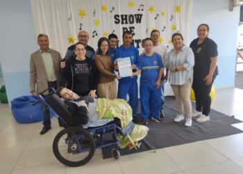 Câmara de Vereadores entrega moção de aplauso aos atletas da APAE que participaram da 23ª Olimpíada Estadual das Apaes