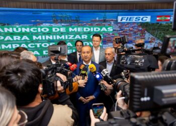 Governo de SC anuncia pacote de R$ 435 milhões para apoiar empresas afetadas pela nova tarifa dos EUA