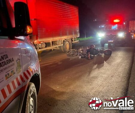 Samu de Vargem presta primeiros socorros em acidente com motociclista na BR-282, em Campos Novos