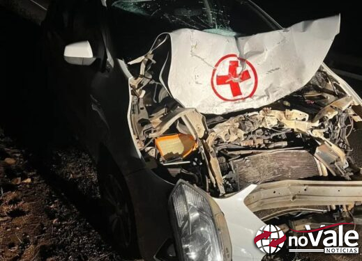 Carro da saúde de Celso Ramos colide com animal na SC-135