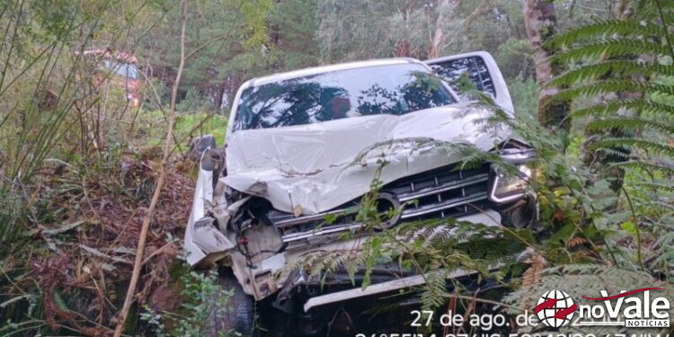 Colisão traseira entra veículos mobiliza Corpo de Bombeiros na SC-350