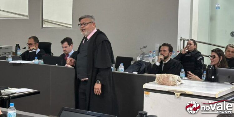 “Ela não é vítima, ela é a criminosa”, diz promotor em fase final do julgamento