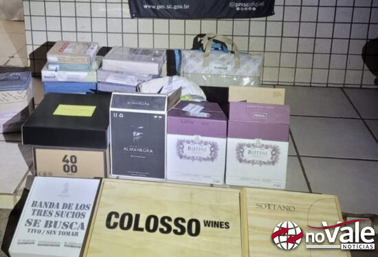 Polícia apreende carga de vinhos, roupas de cama e outros itens de origem argentina no Oeste
