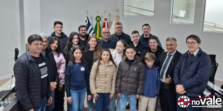 Confira como foi a sessão mensal dos Vereadores Jovens de Capinzal