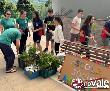 Piratuba: Escola Sócio Ambiental realização ação em comemoração ao Dia da Árvore