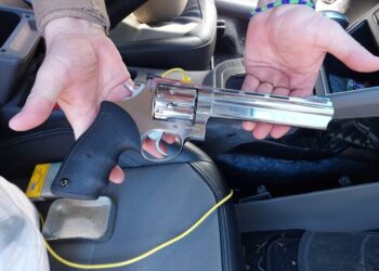 Homem é condenado a quase cinco anos de prisão por posse e porte ilegal de armas e munições em Ouro