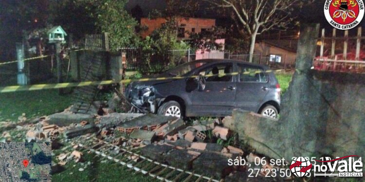 Acidente de trânsito deixa homem morto e mulher ferida em Campos Novos