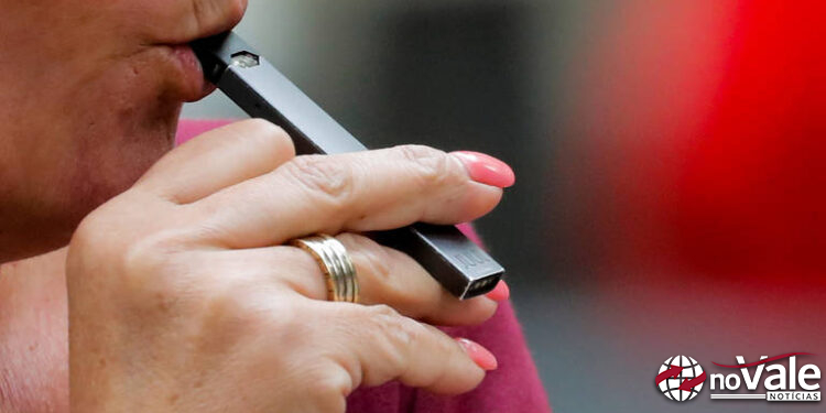 Uso de cigarro eletrônico cresce no Brasil e preocupa especialistas; jovens são maioria dos usuários