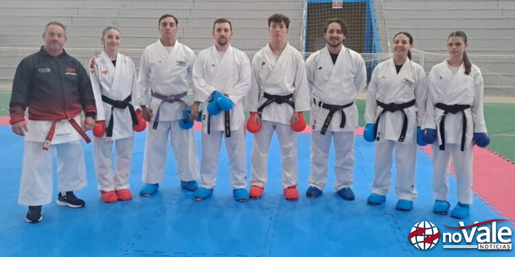 Capinzal sediou curso técnico de karatê com presença de atleta renomado na modalidade