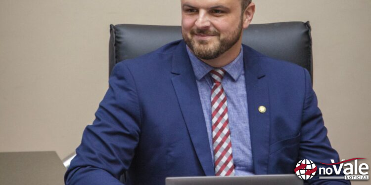 Lucas Neves destina R$ 50 milhões para fortalecer municípios de SC