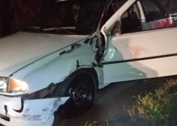 Ocupantes de motocicleta ficam gravemente feridos em colisão com carro em Lebon Régis