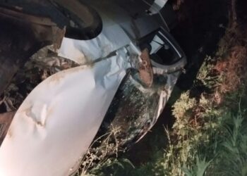 Motorista morre após ser ejetado de carro no Oeste