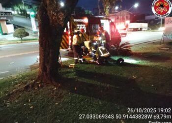 Motociclista fica ferido após colisão com carro na SC-355