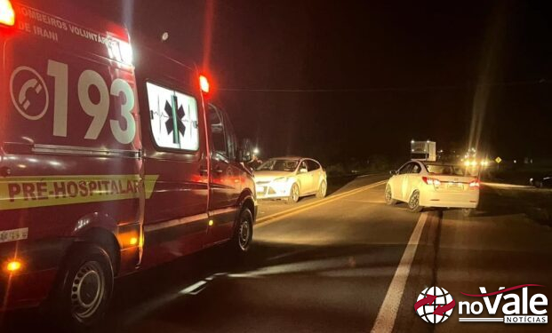 Idosa de 70 anos fica ferida após colisão entre carros em Irani