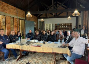 Assembleia da AMPLASC apresenta novo GPS Rural