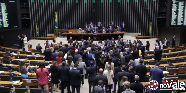 Câmara deve votar isenção de IR para quem ganha até R$ 5 mil nesta quarta-feira